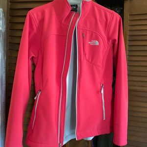 Northface women’s pink jacket size Medium never worn